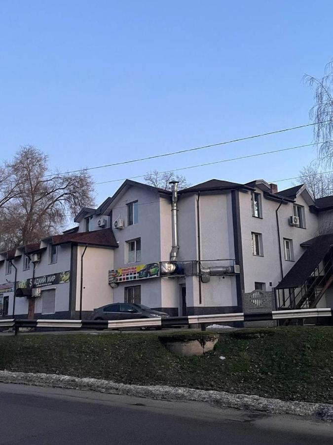 Pitstop Motel Kamianske Exterior foto
